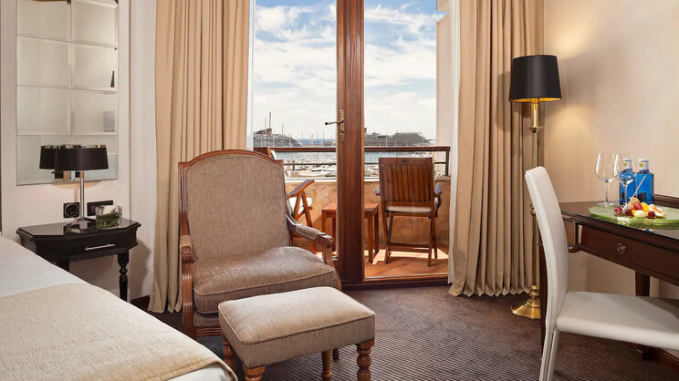 Deluxe Room Side Sea View 